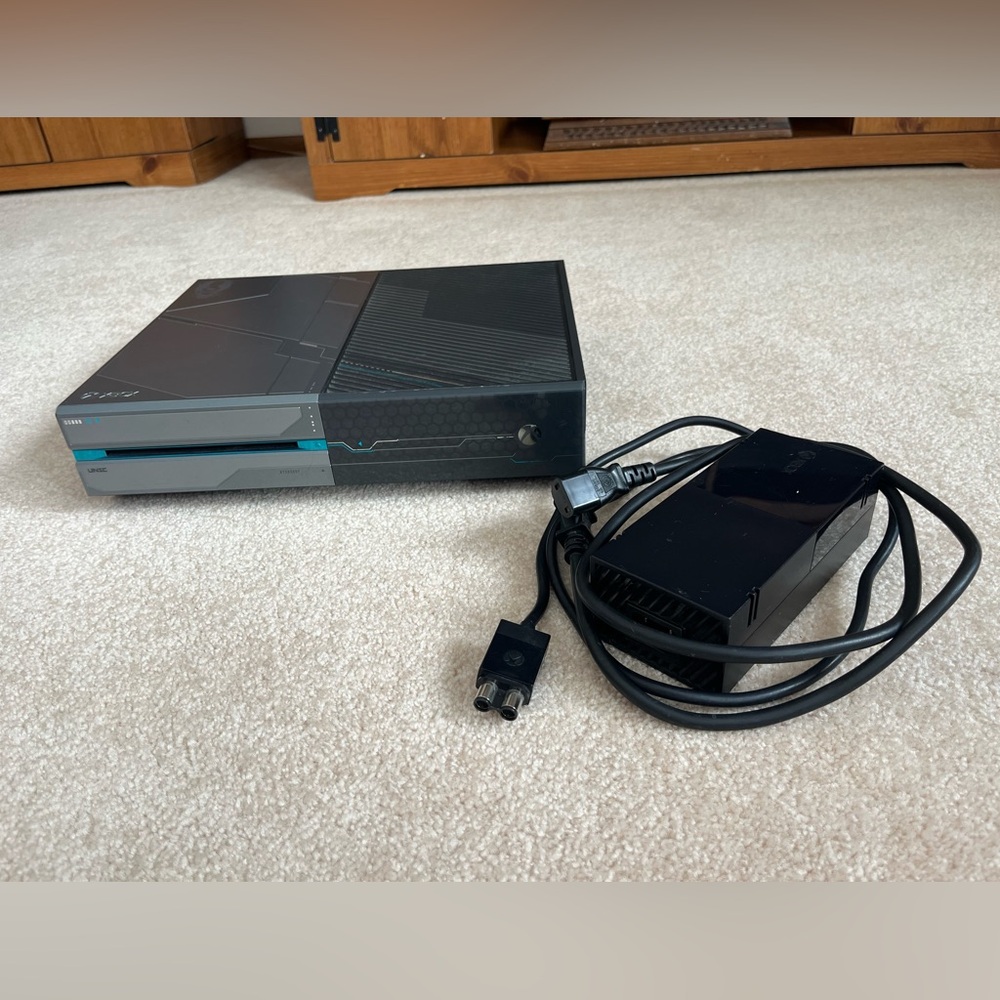 Xbox One S - Halo Edition